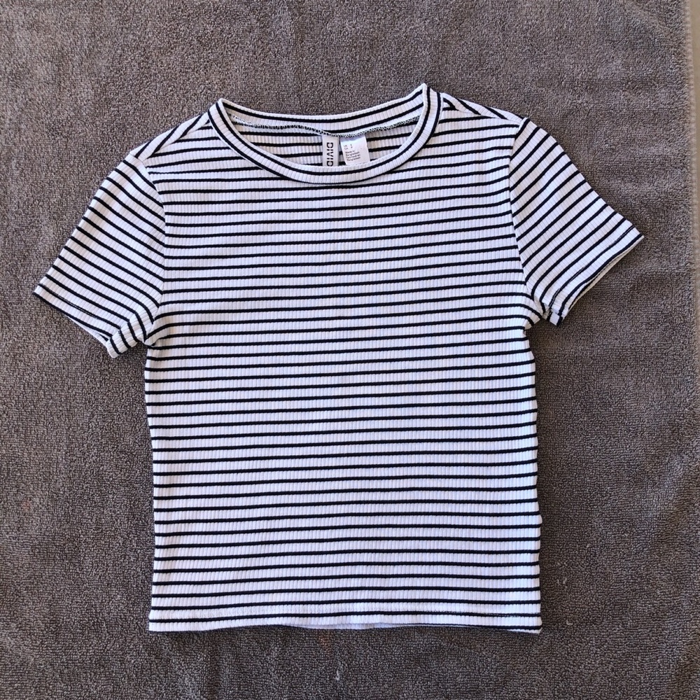 H&M black and white top